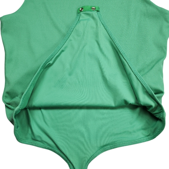 House of Harlow 1960 Green Ribbed Sleeveless Bodysuit Size Small - Picture 8 of 15